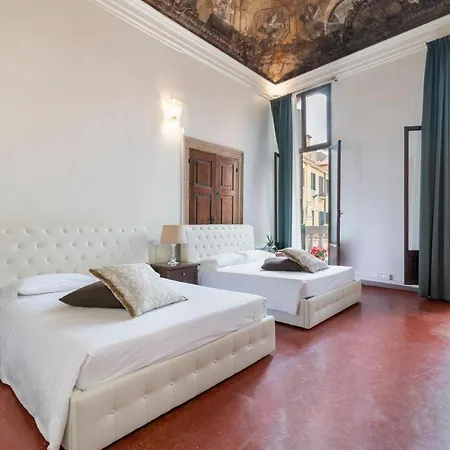 Luxury Apartment *
